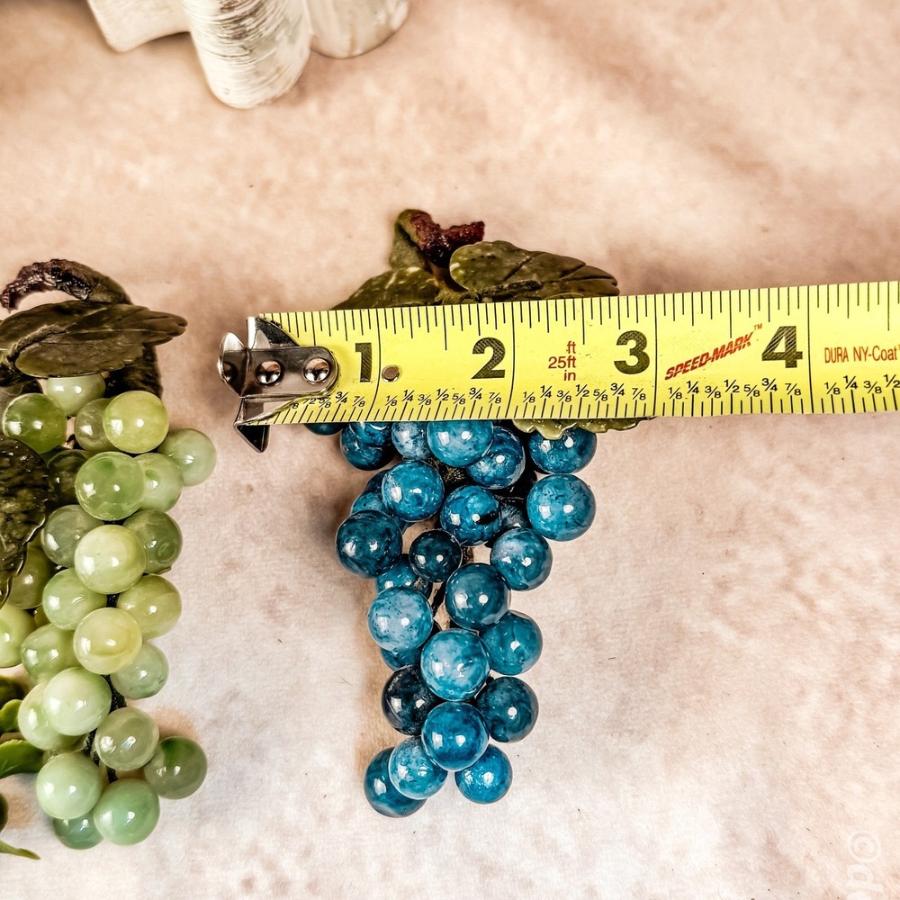 Hand Carved Jade Grape Cluster Set - Picture 6 of 6